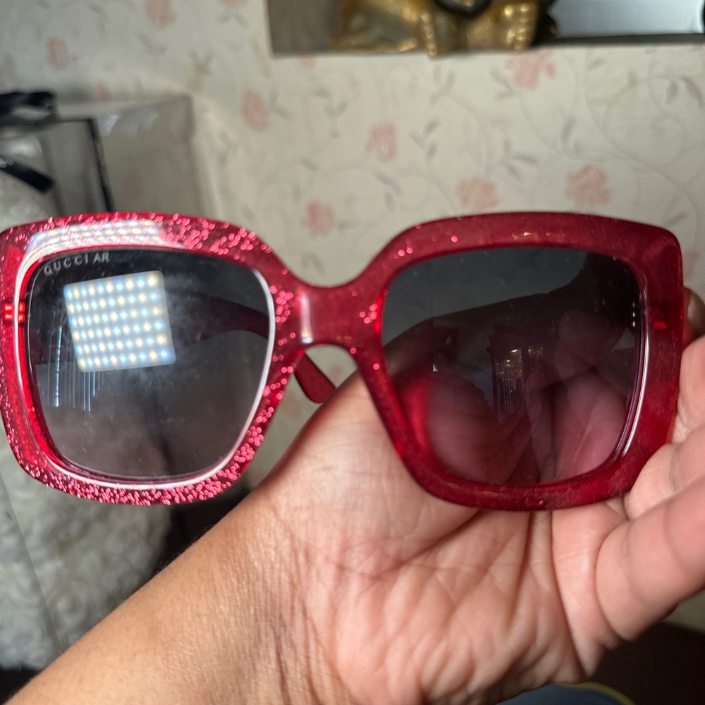 Gucci Sunglasses 🕶️💗
